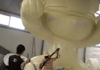 폴리우레탄 폼 시트와 트림이 적용된 고급 자동차 인테리어